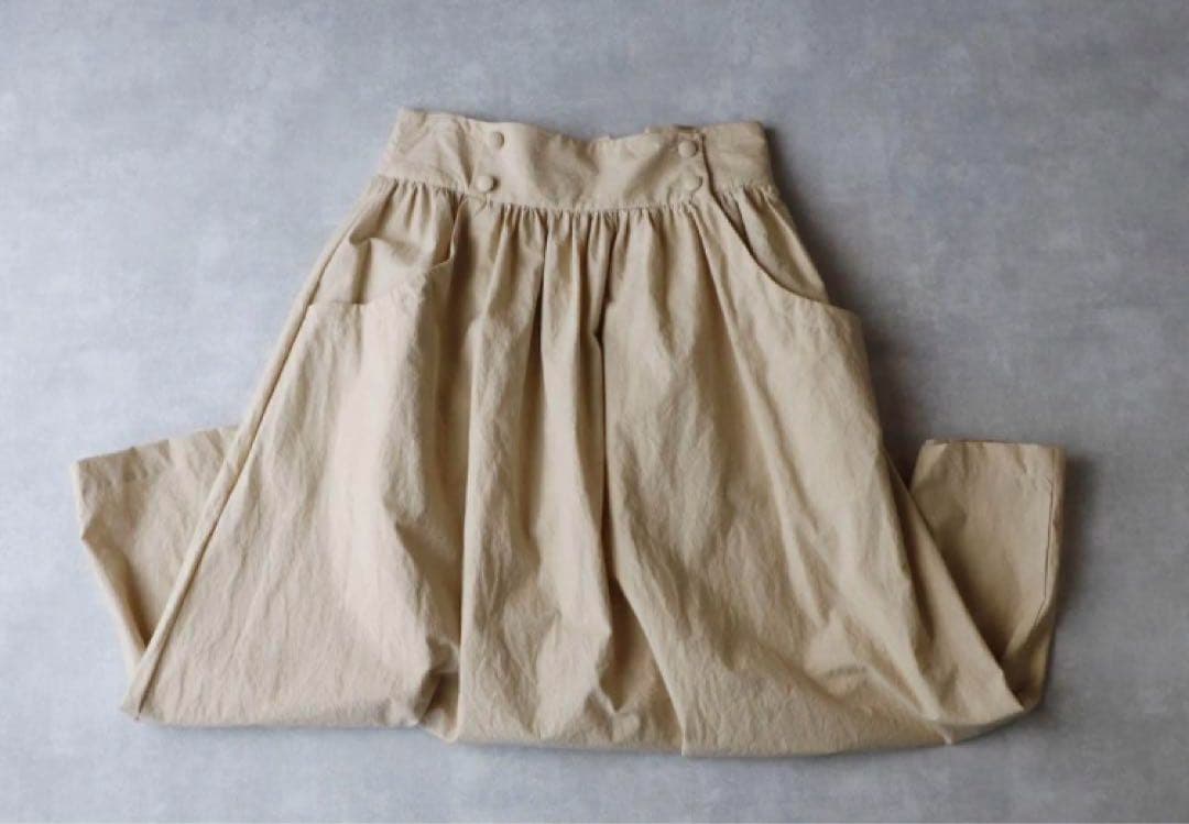 MAGALI 　 硫化染めコットン・ギャザースカート／アイボリー　新品