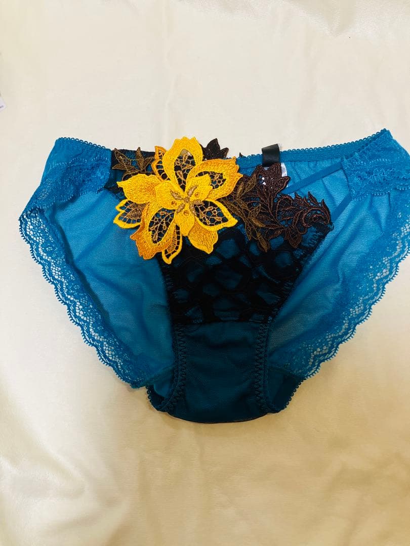 サルート 44グループ ケニア 3点セット F70/M 新品タグ付