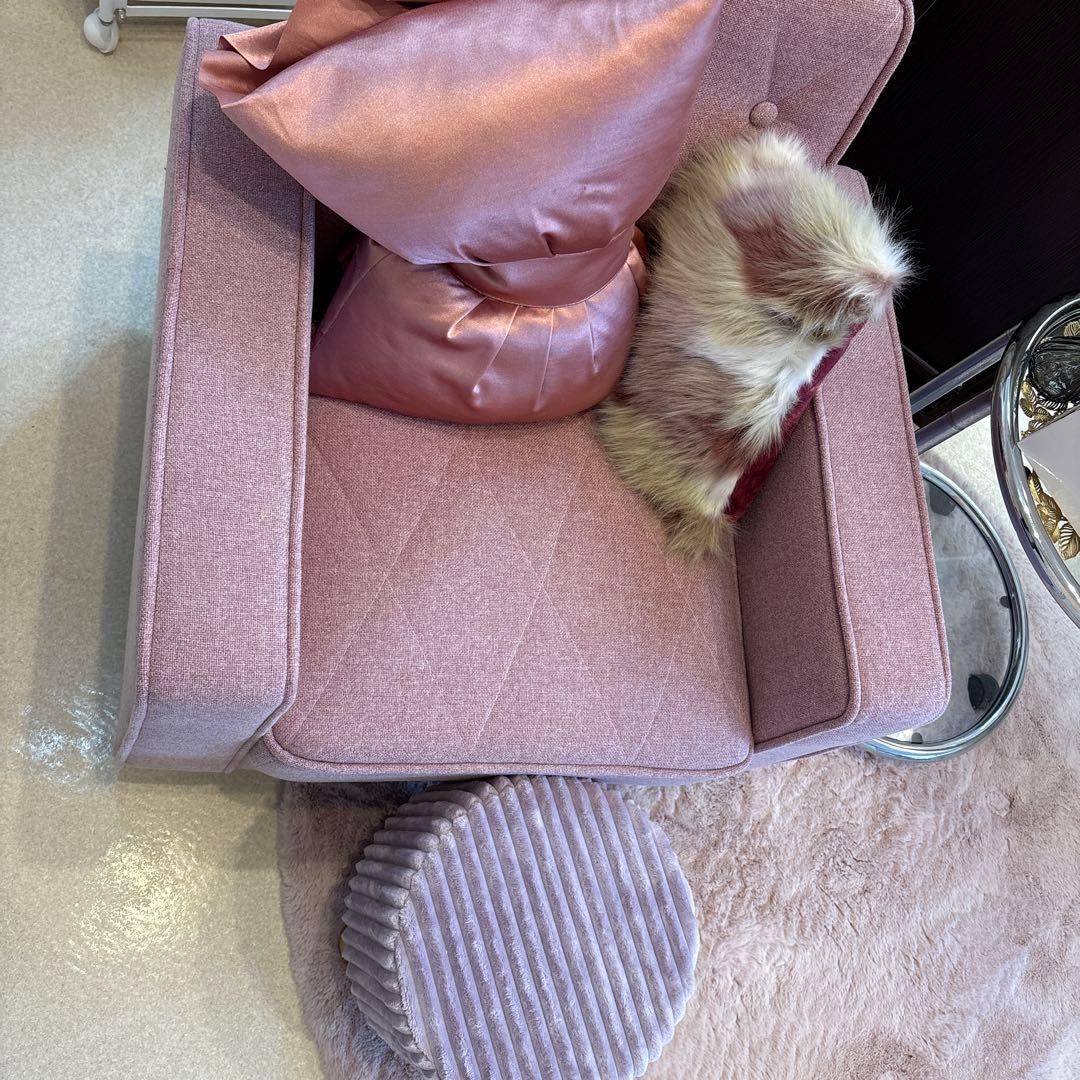 ✴️可愛いピンクのファブリックアームチェアとオットマン☪️