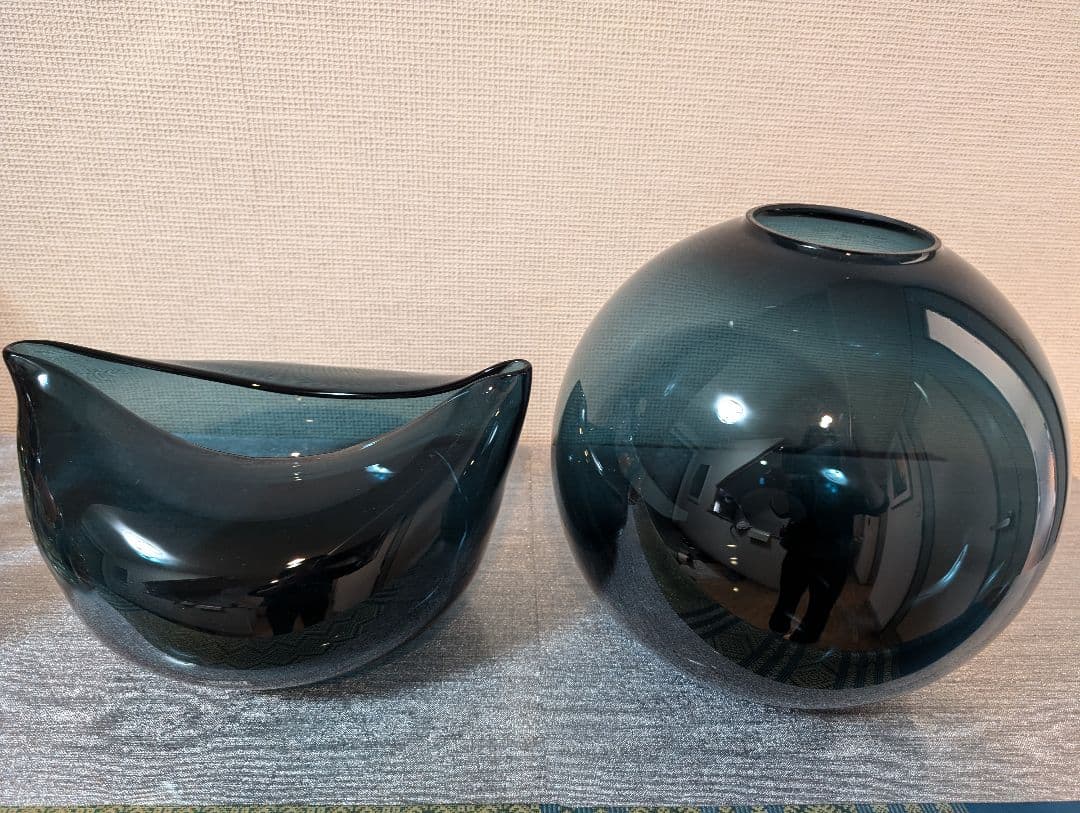スガハラグラス　ネイビーボール型花器