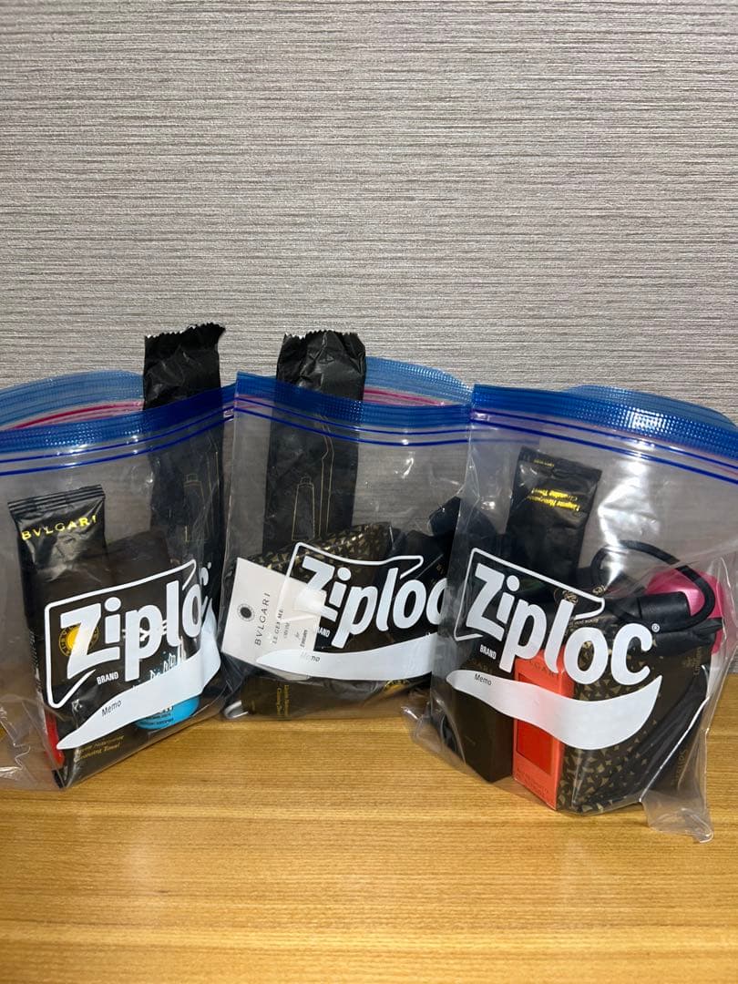 Emirates航空 ファーストクラス トラベルセットBVLGARI 香水3個付