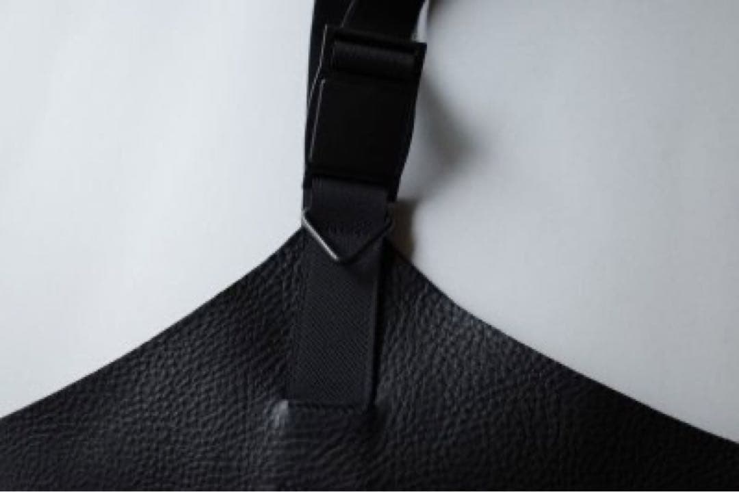 NL ニール HANS レザーワンショルダーバッグ・ブラック