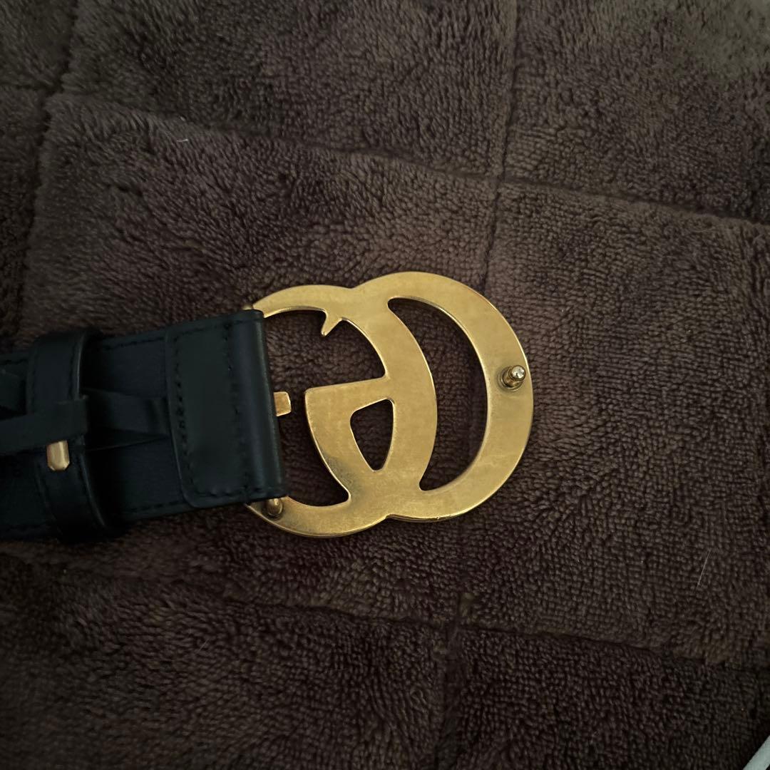 GUCCI ブラックレザーベルト ゴールドバックル 105/42