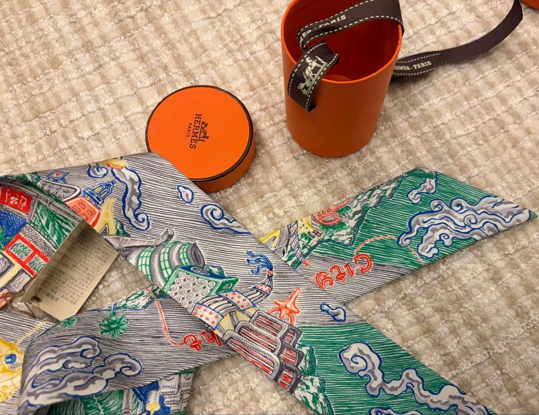 新品❗️エルメス　ツイリー 《シティー・オブ・ライト》