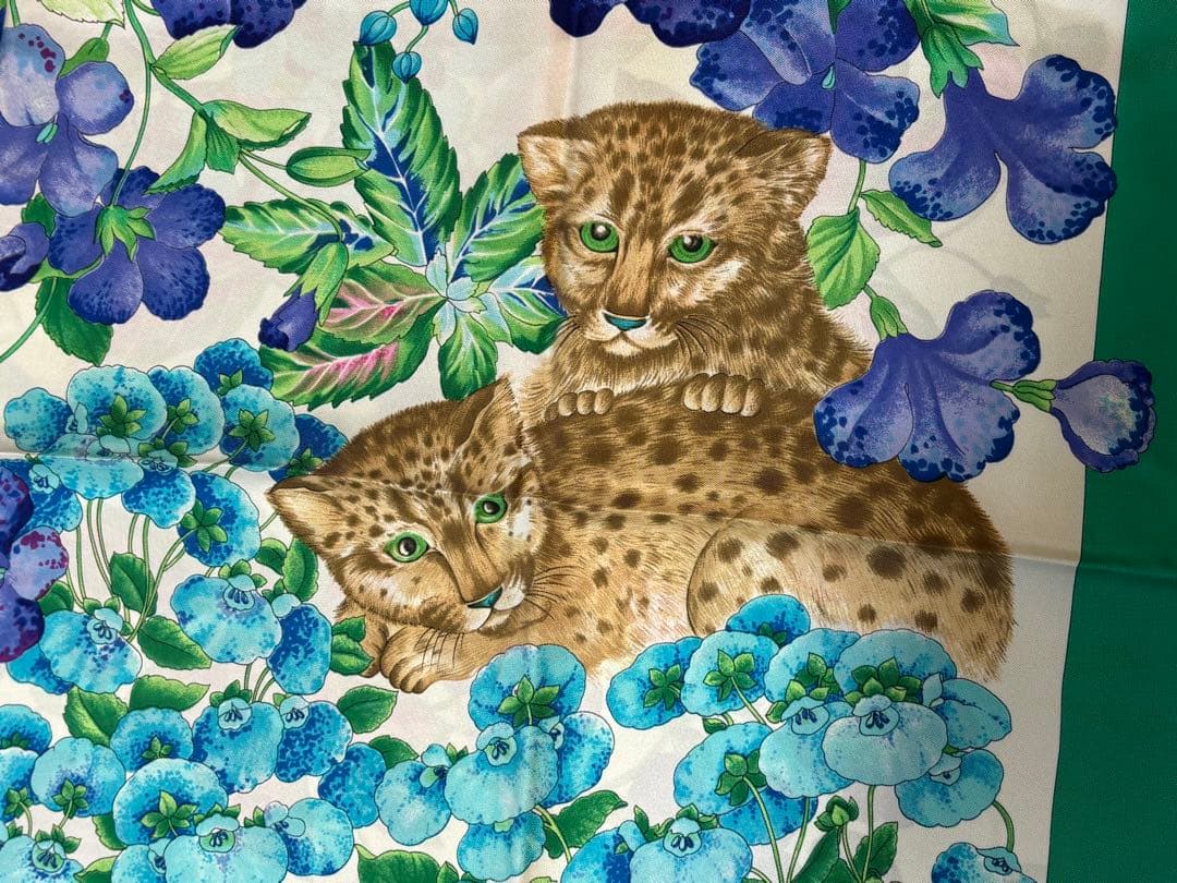 クリスチャン・ディオール　ヴィンテージ　スカーフ ヒョウ　約86×86cm