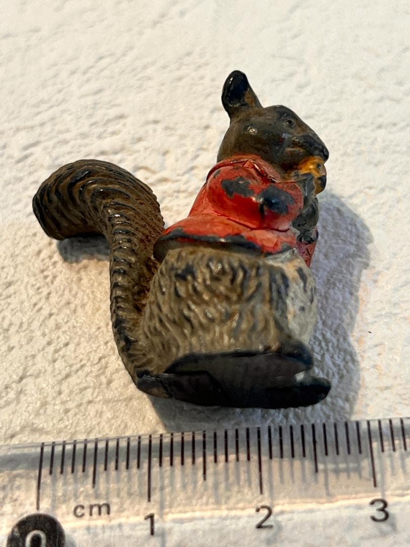 ビエナブロンズ　ミニチュアのフィギュア　　ピーターラビット