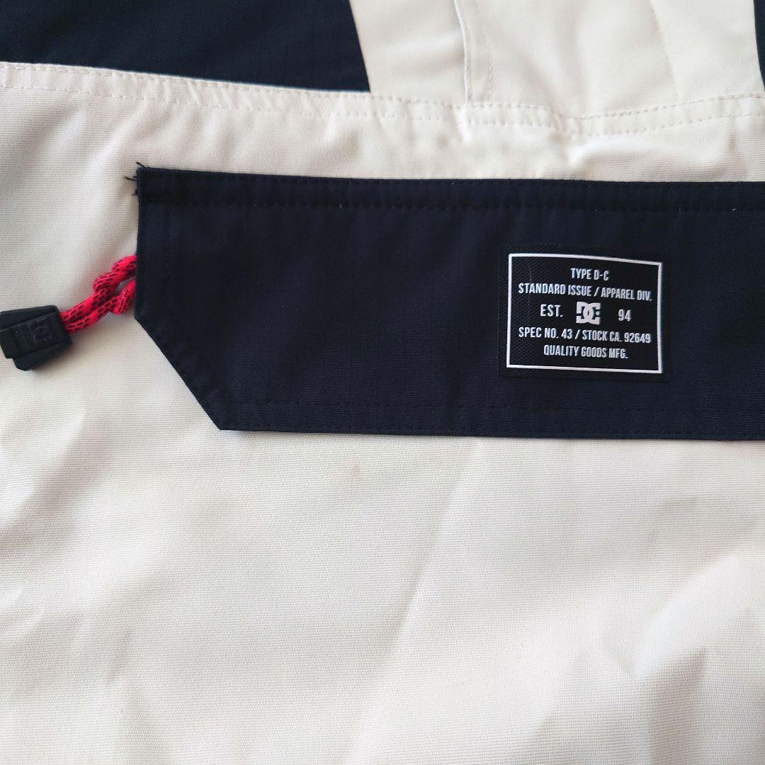 DC ホワイト/ブラック フード付きスノーボードウェア