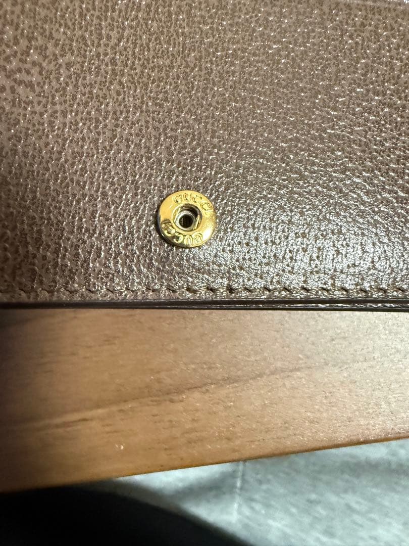 ほぼ未使用GUCCIオフディア２つ折り財布