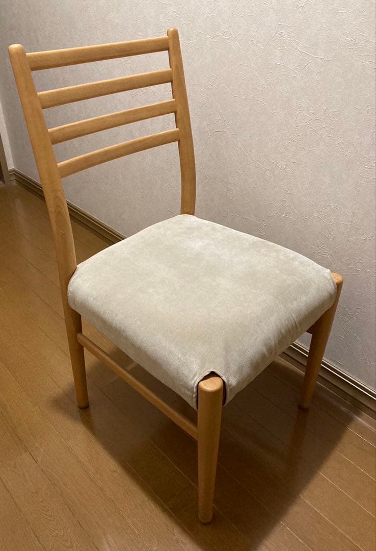 モダンベージュ ダイニング　チェア