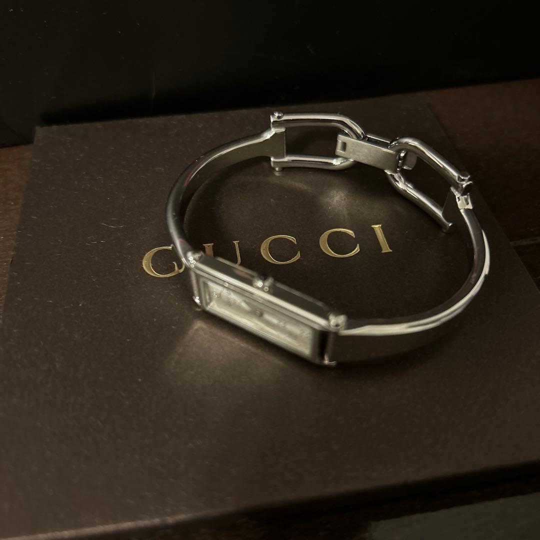 美品　GUCCI 文字盤　ダイヤ付ブレスレットウォッチ　正常に作動中
