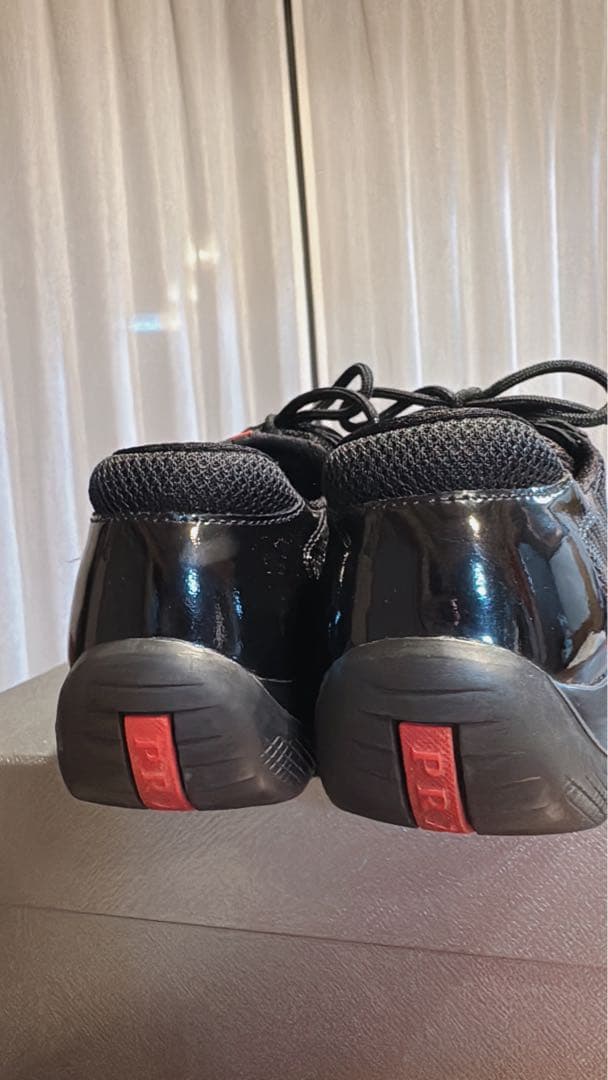 PRADA ブラック スニーカー