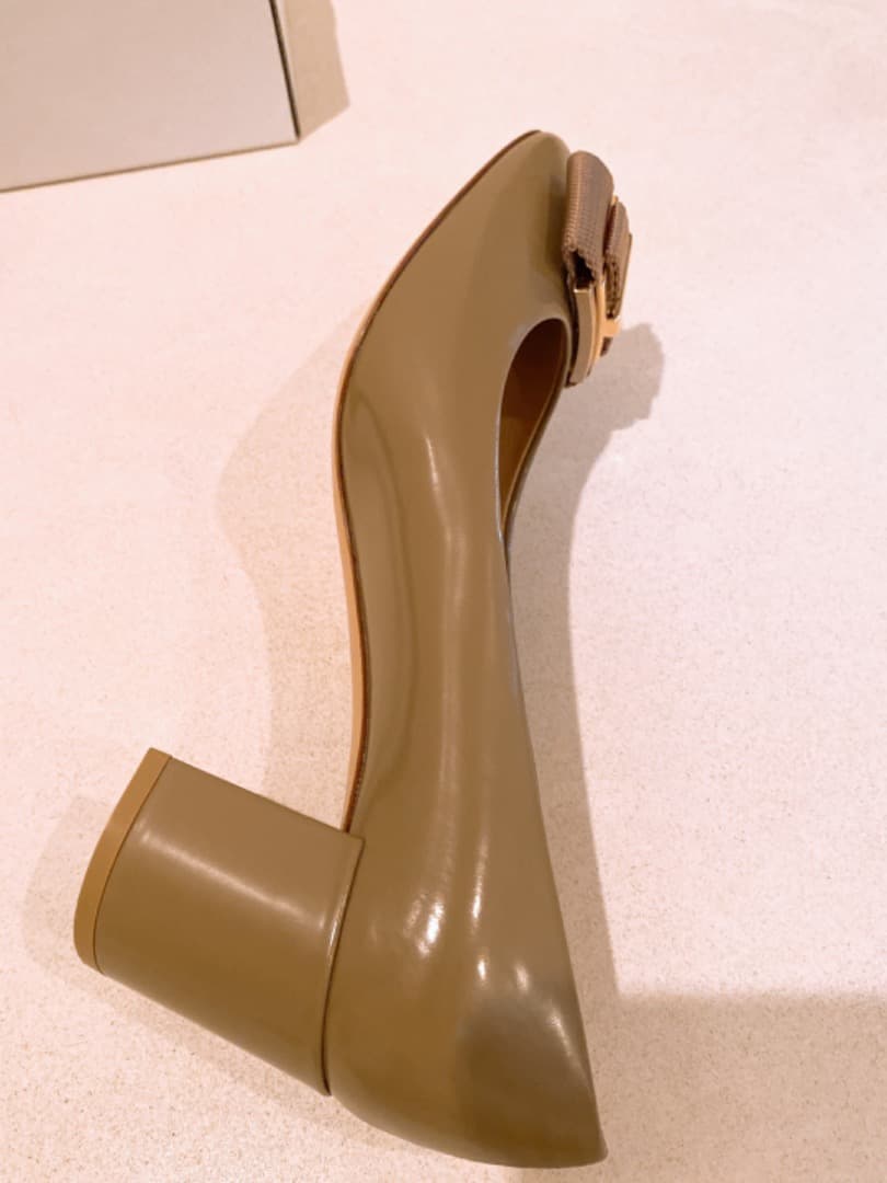 フェラガモ新品サイズ22.5cm 6センチヒール