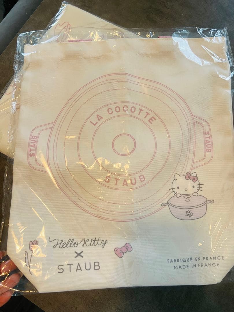 日本未発売海外限定　ストウブ ハローキティコラボ　ワナベ24cm 特典2点付き