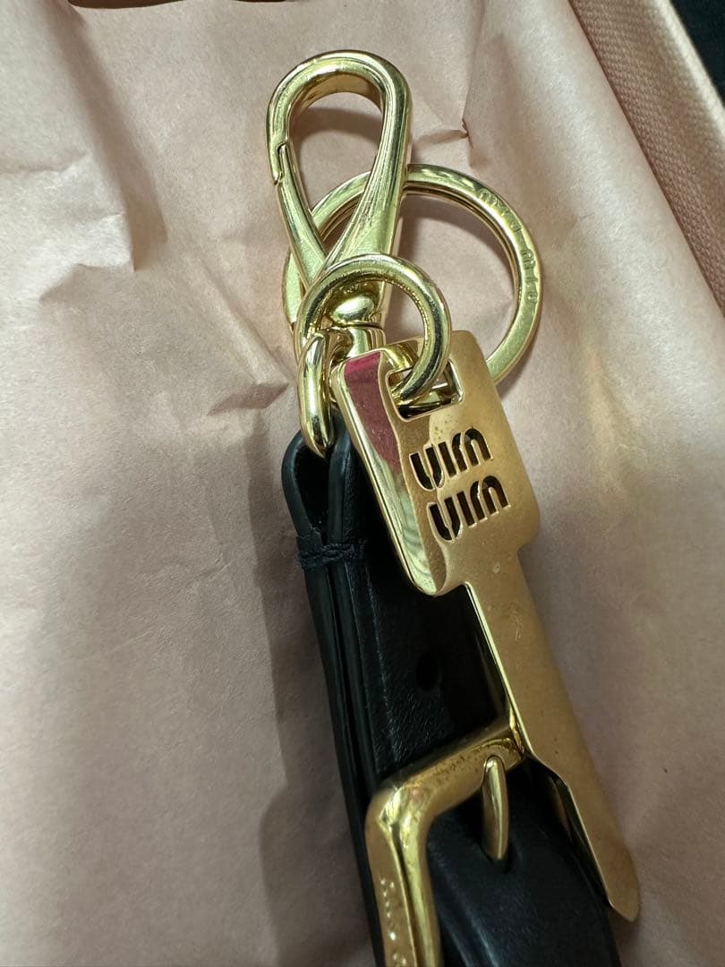 miu miu ブラックレザー キーリング