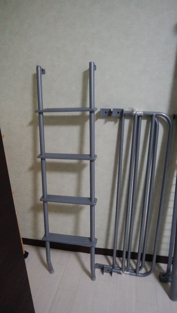 [直接引き取り希望] ミドルタイプのロフトベッド シングル宮付きコンセントなし