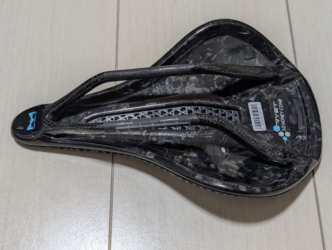 軽量カーボン製サドル 193g 3D MOLDING