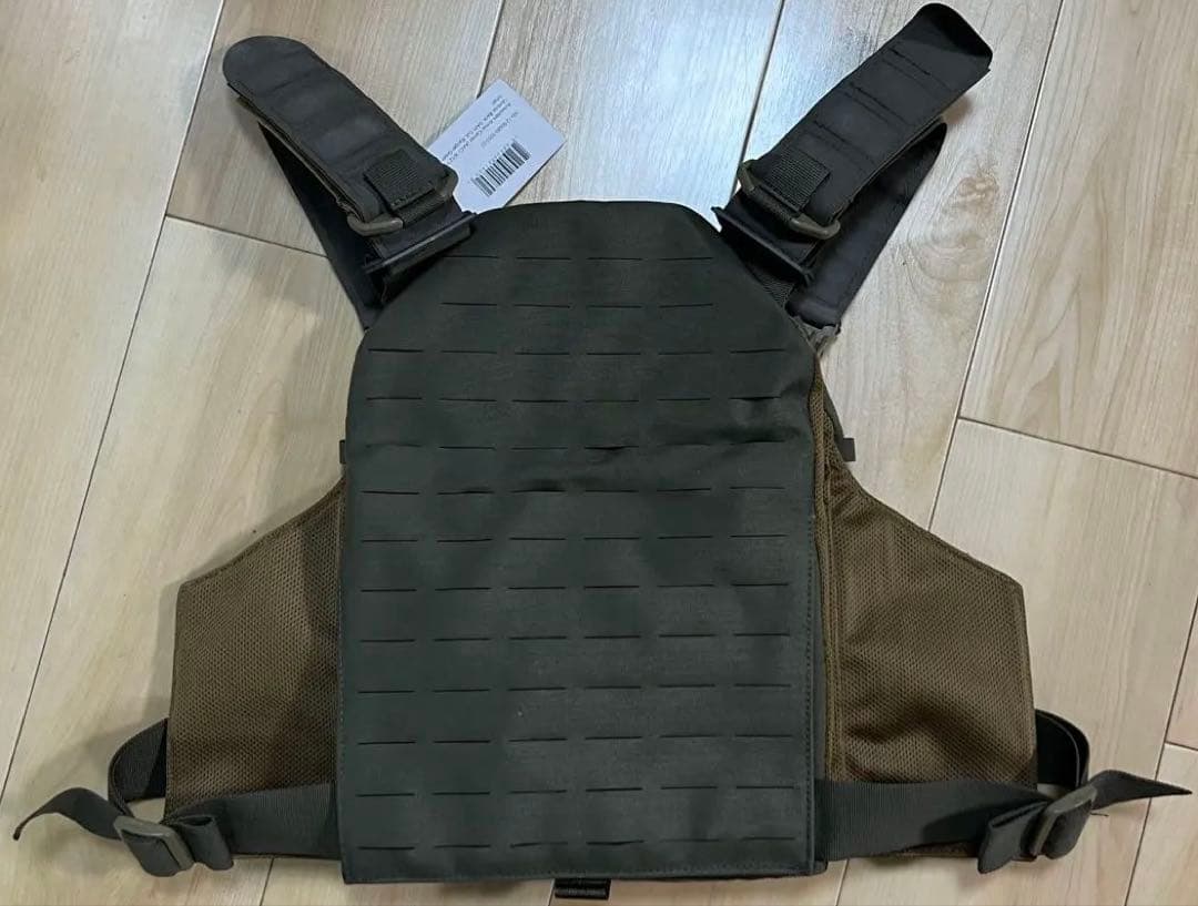 FIRST SPEAR プレートキャリア　ファーストスピア