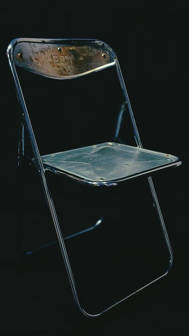 中古パイプ椅子　アップサイクルチェア　セビリア　タックロール　一点物