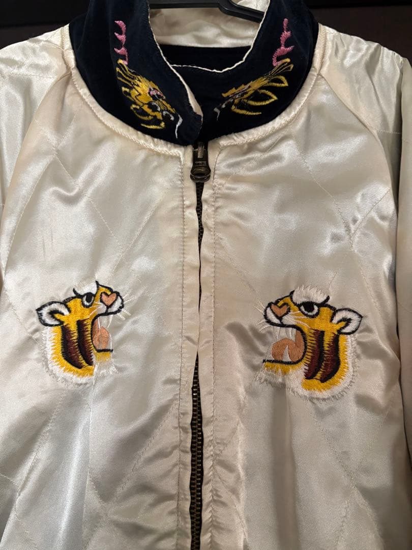 沖縄刺繍ベルベットスカジャン