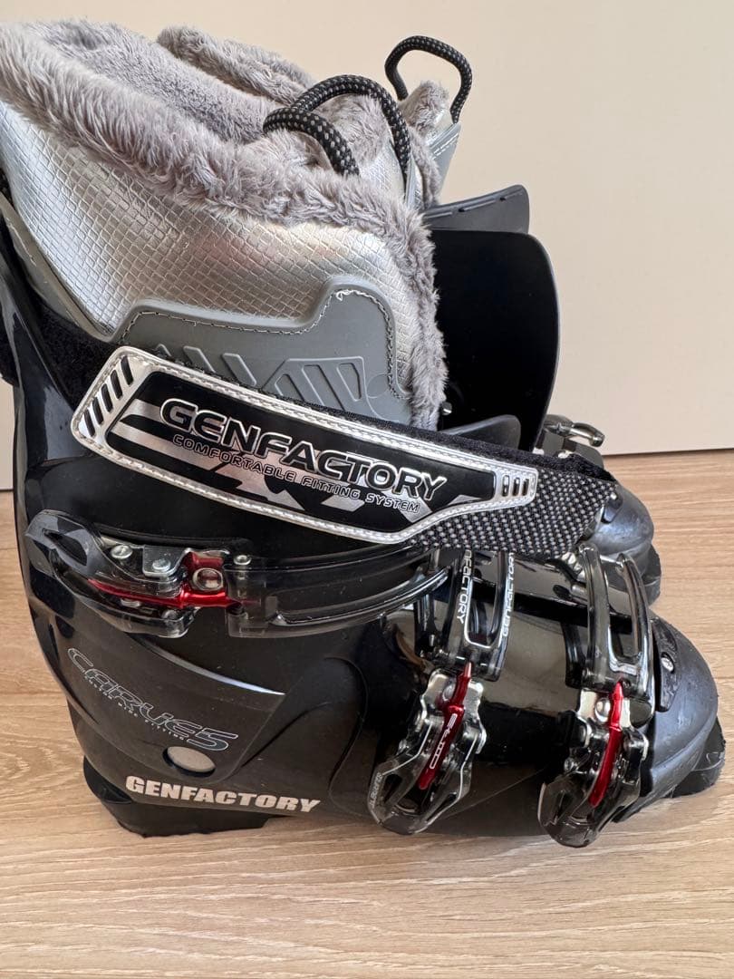 スキー用ブーツ　ブラック GenFactory 26cm