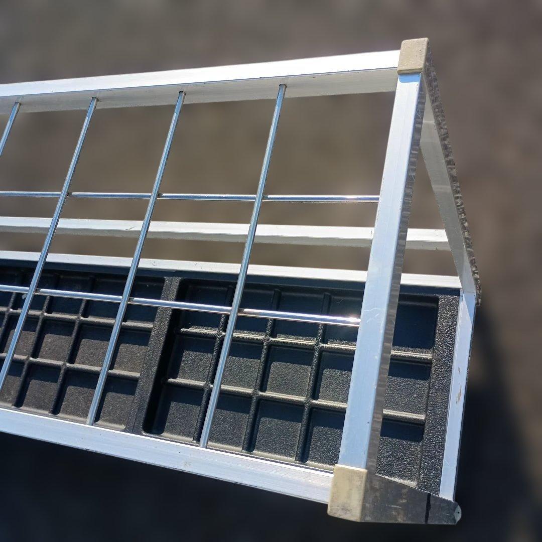 5030）コクヨ　３０本用　傘立て　アルミフレーム