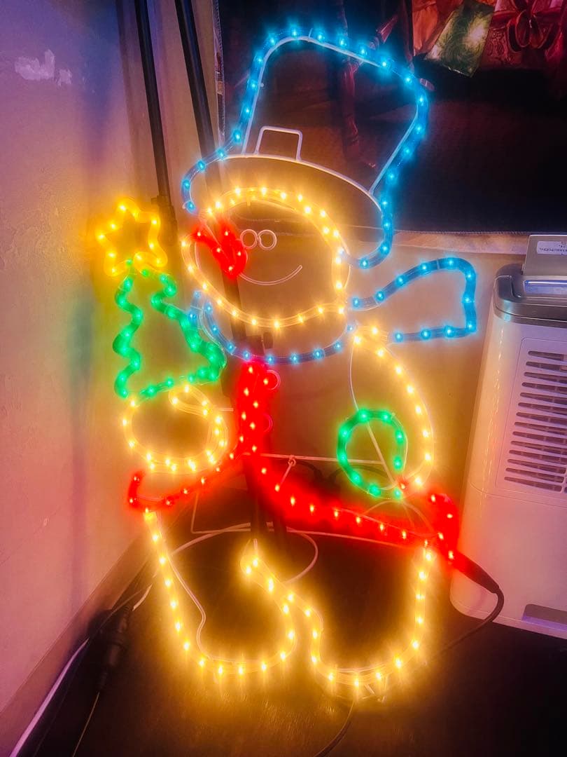 大幅値下げ中！まだまだ冬活躍スノーマン型イルミネーション ネオンサイン