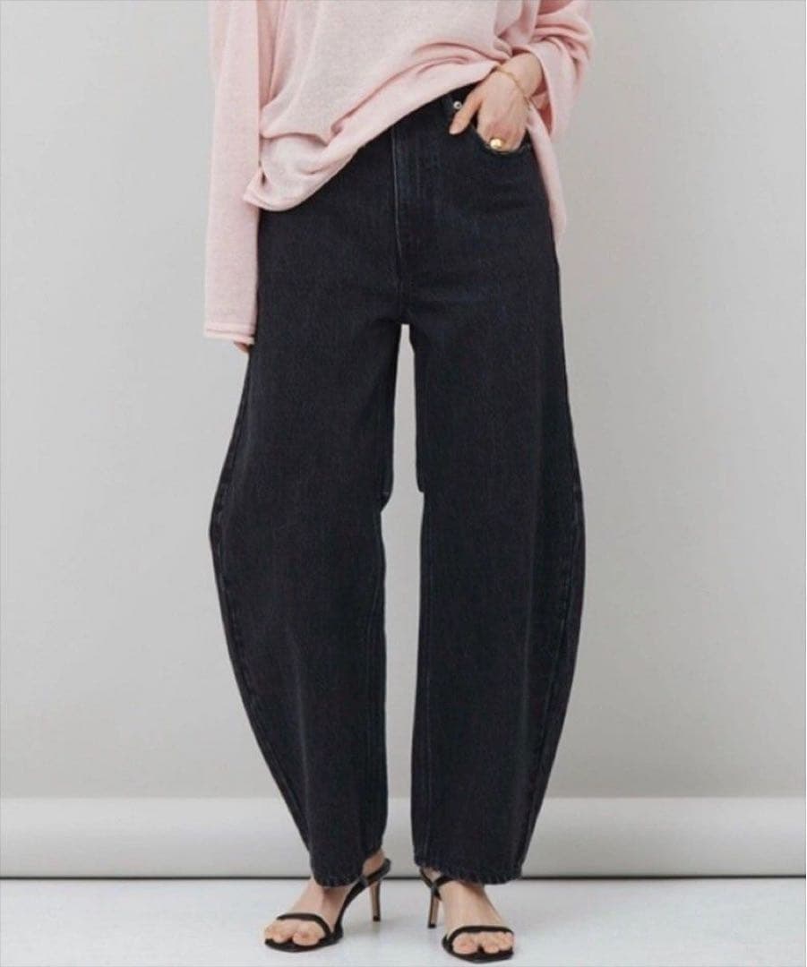 最安値　美品Curensologyカーヴィーデニム　32