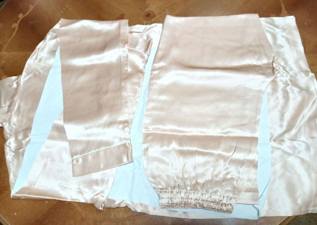 ◎新品未使用タグ付 Wacoal 睡眠科学 シルクパジャマ ワコール Sサイズ絹