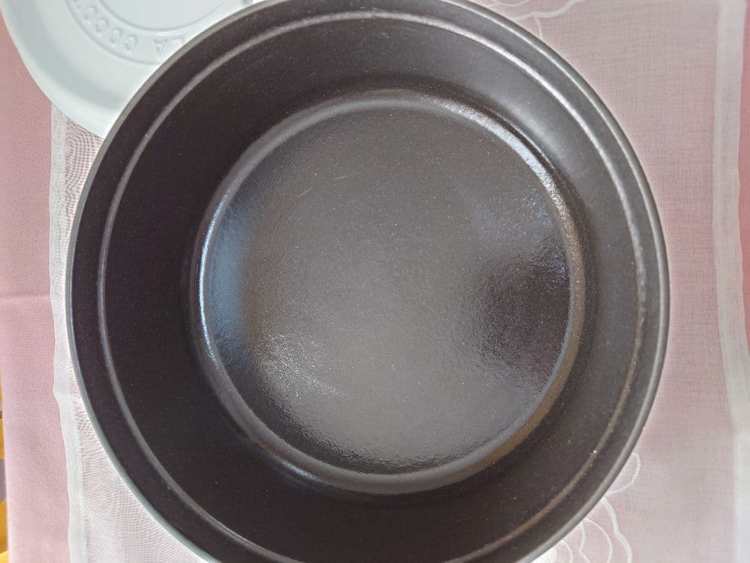 staub ストウブ　ココットラウンド 26 浅型　ホーロー鍋　両手鍋