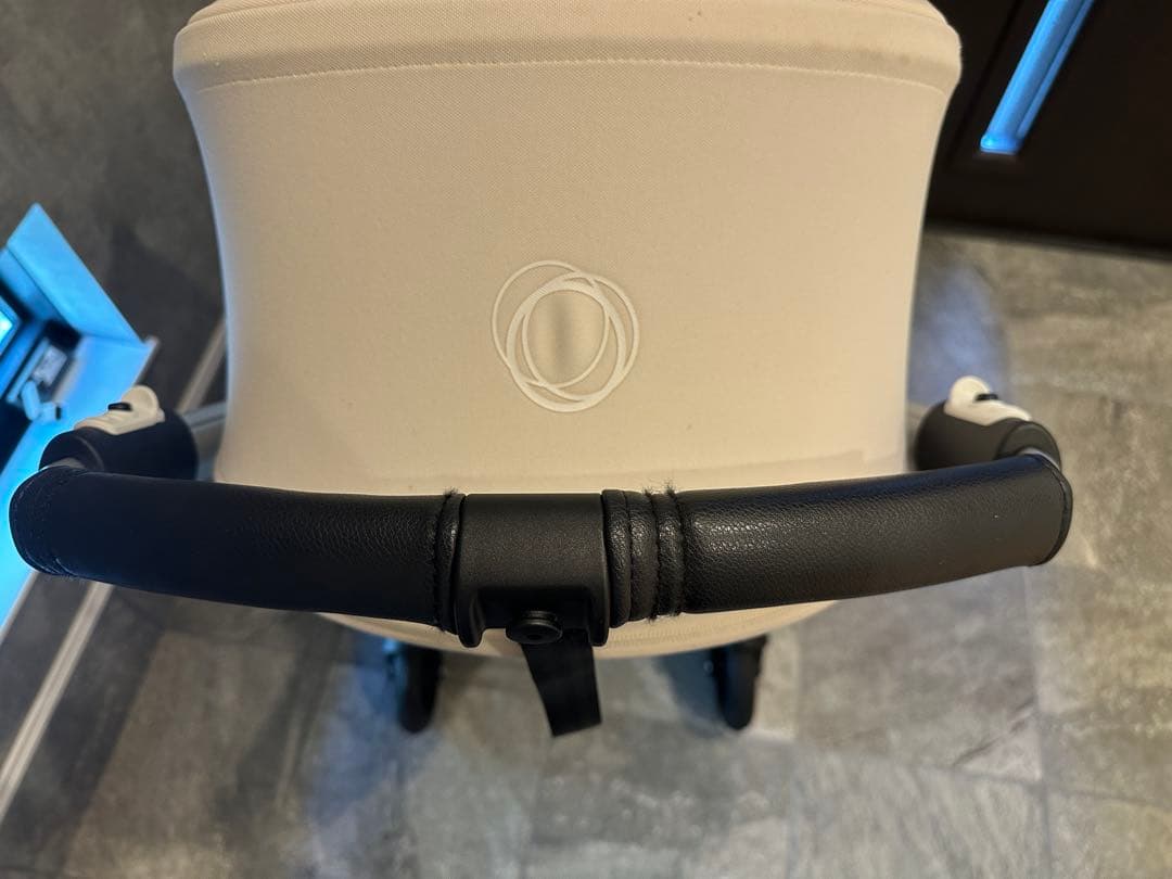 【美品】BugabooBee5 バガブービー5 ベビーカー ホワイト×ブラック