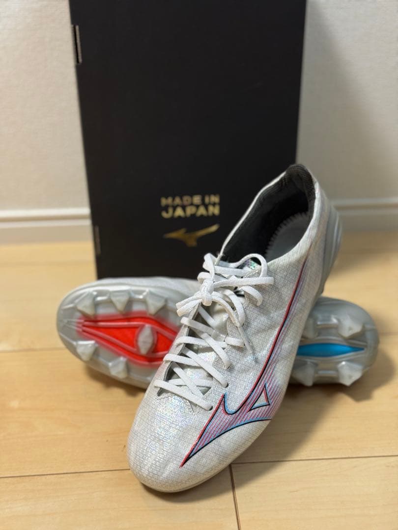 Mizuno Alpha サッカーシューズ ホワイト/レッド/ブルー