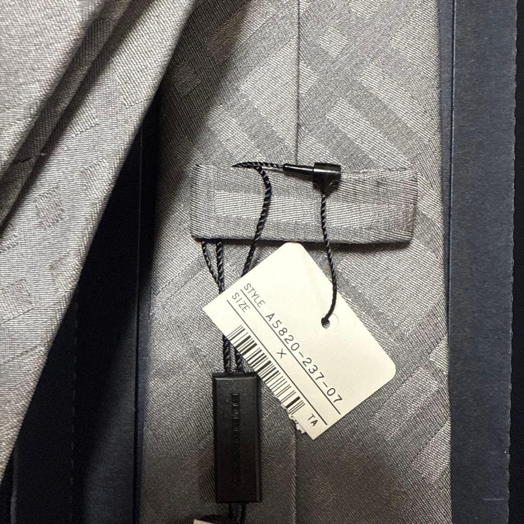 未使用タグ付　バーバリーロンドン　ネクタイ　シルバー　ノバチェック　結婚式