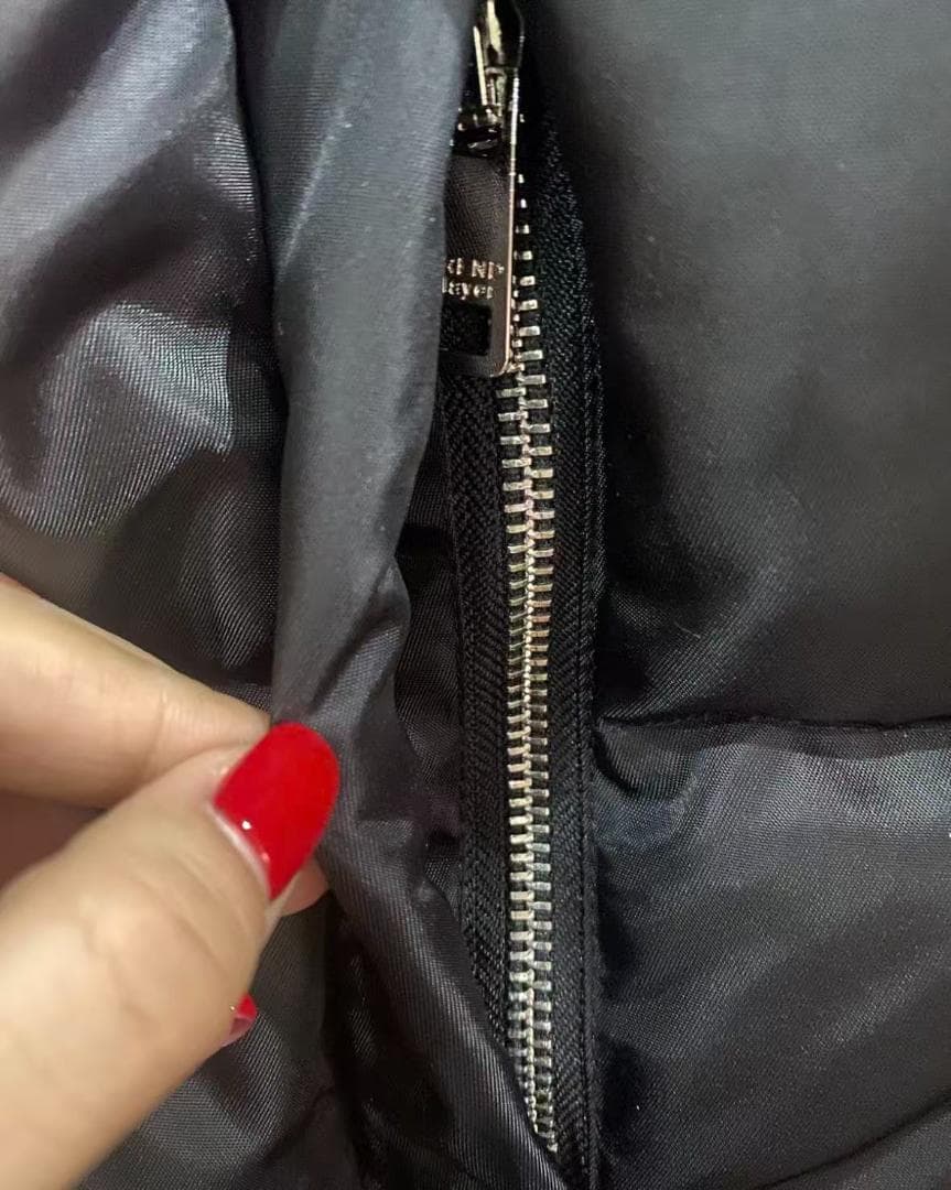 ブラック ダウンジャケット ウエストベルト付き~~.