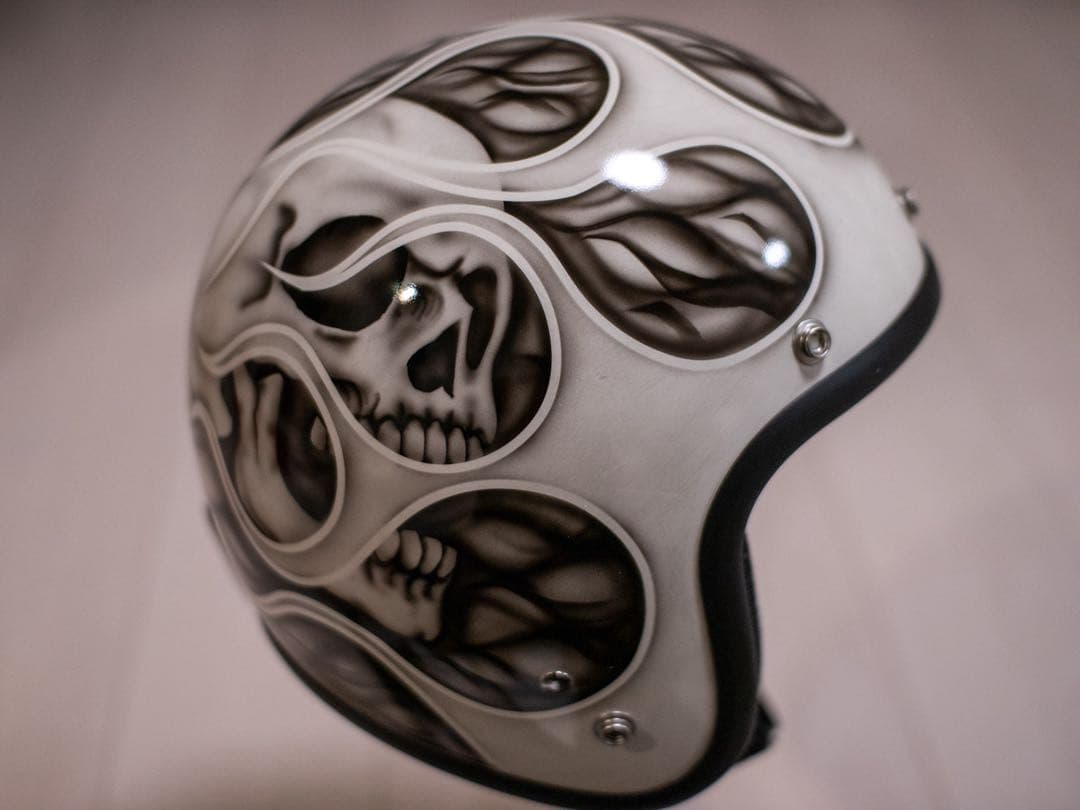 新品未使用　スモール　ジェット　ヘルメット 白、黒フレアドクロ