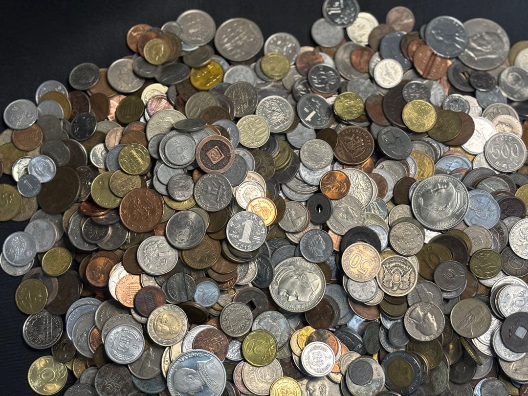 は*わ様 古銭　外国　等まとめて　10キロ以上　雑銭　海外硬貨