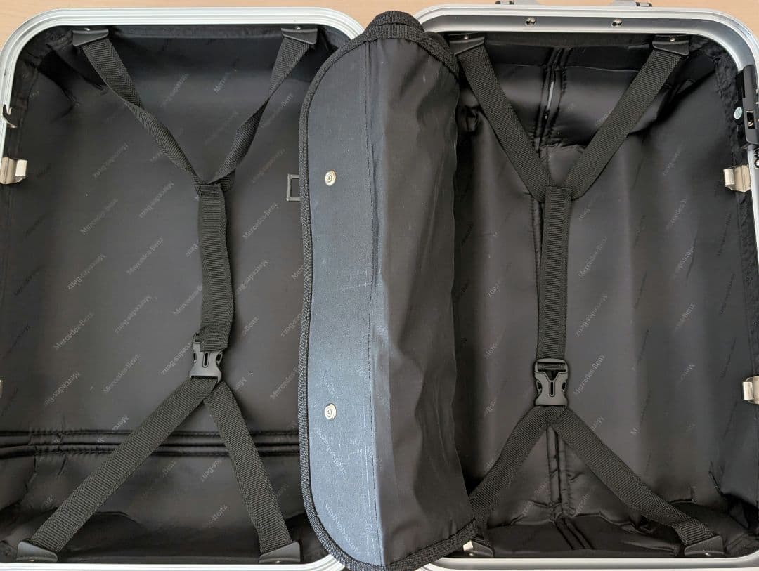 メルセデス・ベンツ　キャリーケース　機内持ち込みサイズ