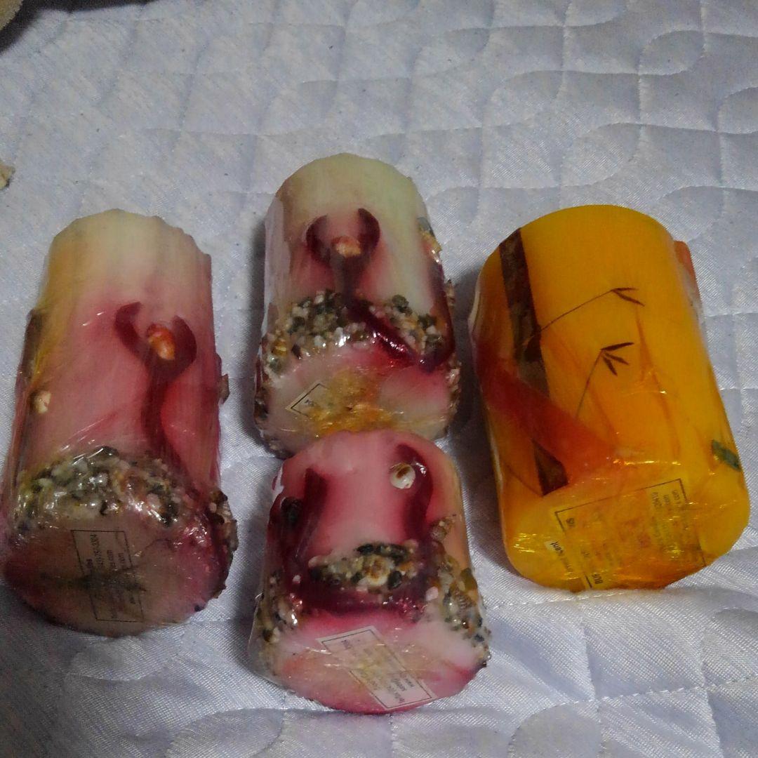 アロマキャンドル、エッセンシャルオイルのセットです。