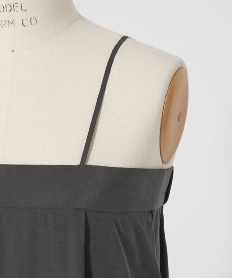 ＜conte＞イージー サロペット　¥29,700(税込)