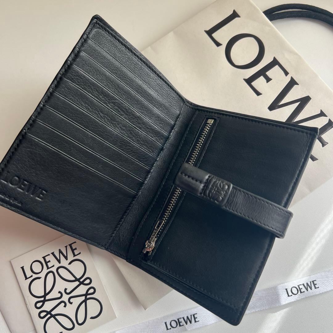 84 極上美品 LOEWE ロエベ 2つ折り財布