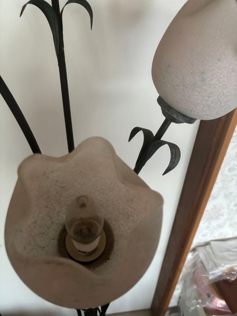 アンティーク！イタリア製　フロアライト　花型　青銅色　電球付き