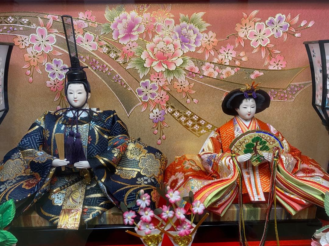 東京久月　雛人形ガラスケース入り親王飾り・間口約６３×奥行約２９×高さ約４４㎝