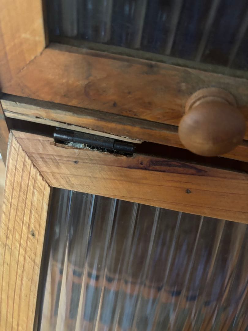 アンティーク風　飾り棚 カフェ キッチン 9ドア キャビネット