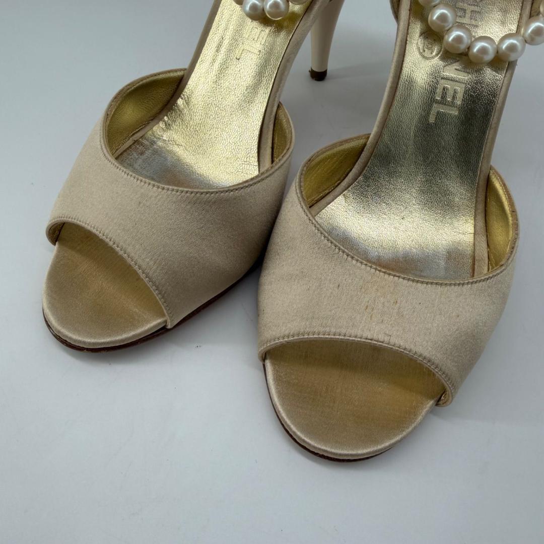 15360✨CHANEL サテンパンプス パールストラップ 36 ゴールド