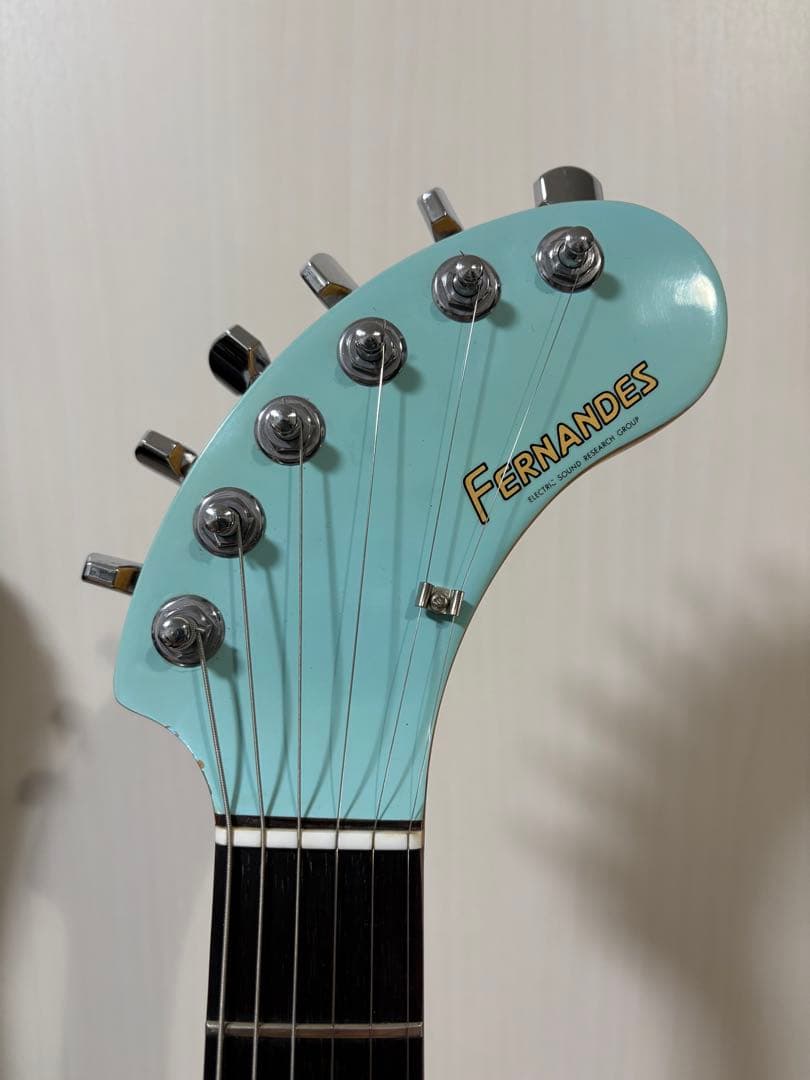 Fernandes ZO-3 内蔵アンプOK！社外ピックガード・純正ケース付