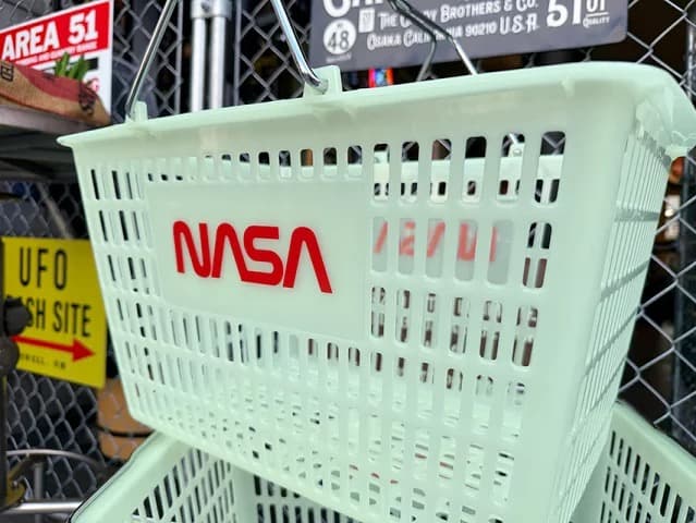 蓄光 × NASA。ずるいショッピングバスケット。 アメリカ業務用 暗闇で光る！