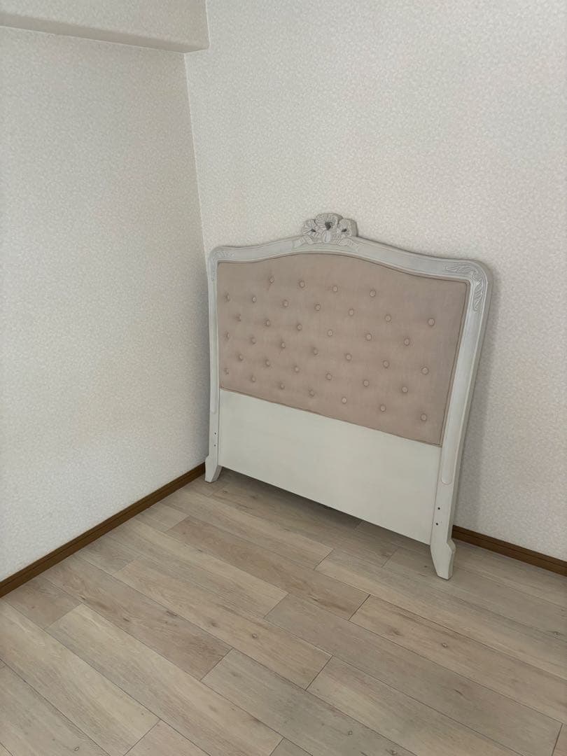 完売品　Segreta[セグレータ]シリーズ　セミダブルフレームとマットレス