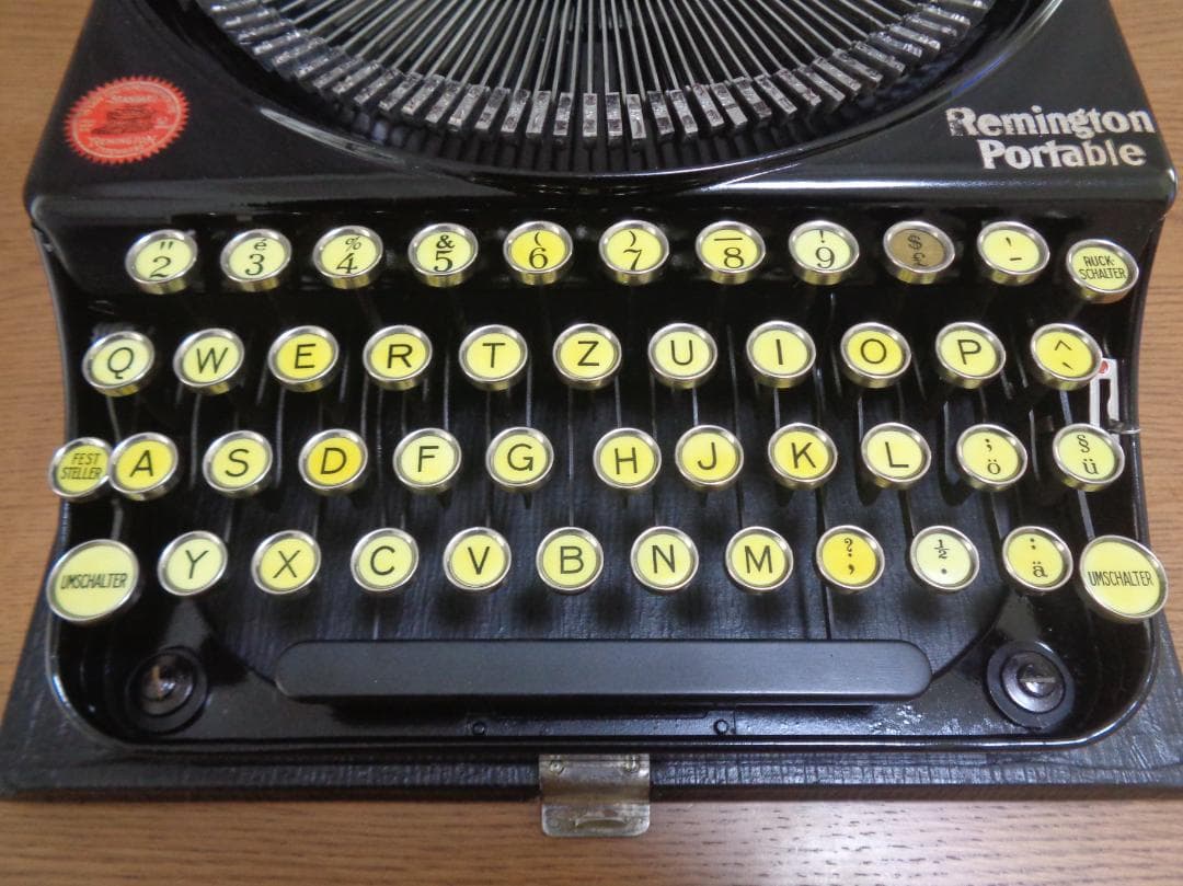 実働品　Remington Portableレミントンタイプライター ドイツ仕様