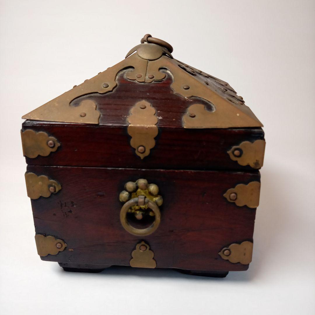 李朝　木製　箱　木箱　木工　李朝家具　骨董　アンティーク　韓国