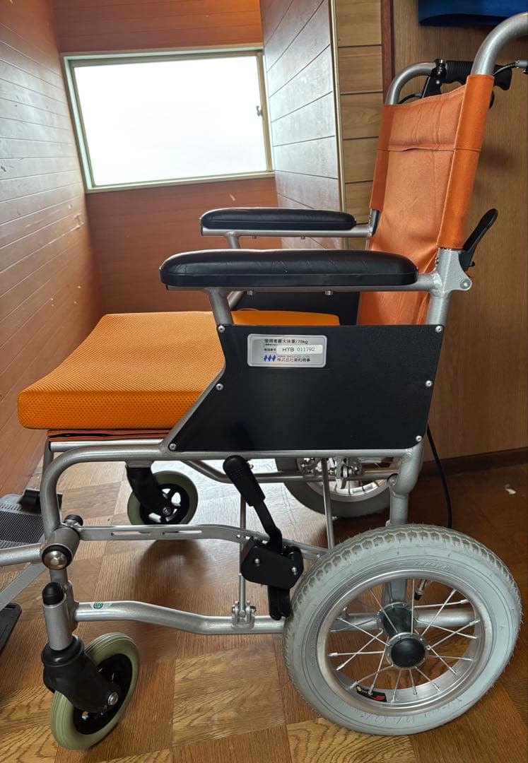美和商事　介助式車椅子オレンジ色 軽量折りたたみ式