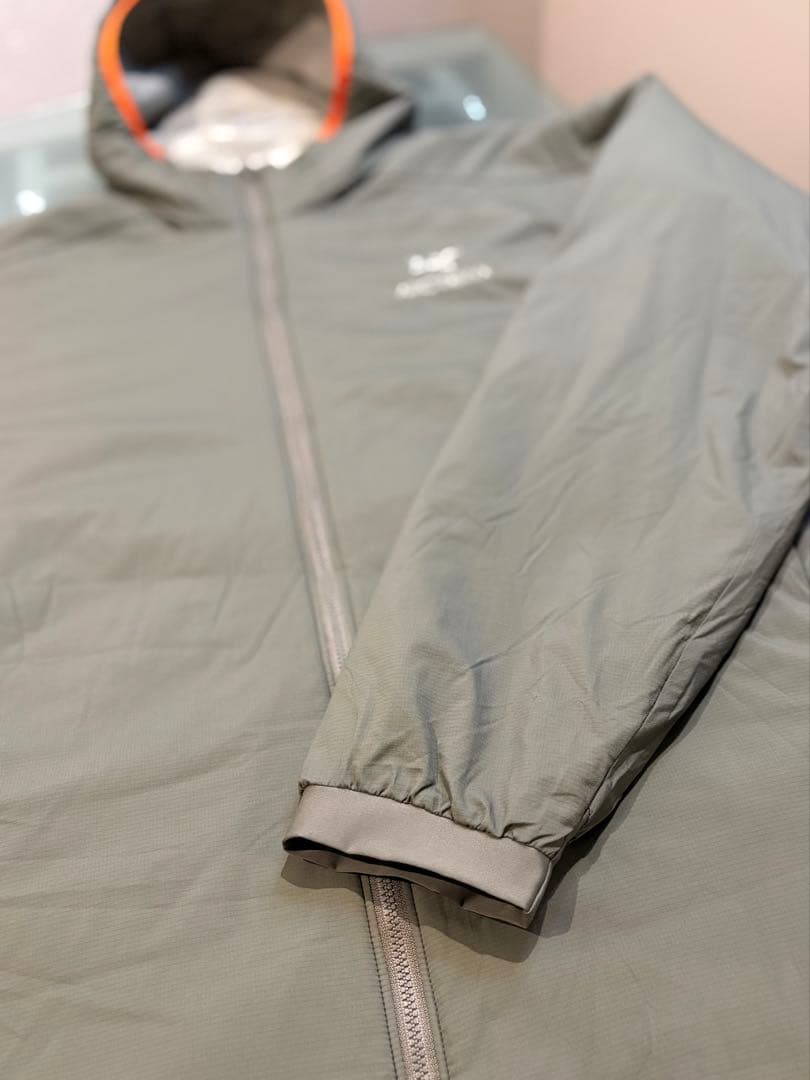 最終価格ARC'TERYX カーキマウンテンパーカー フード付き